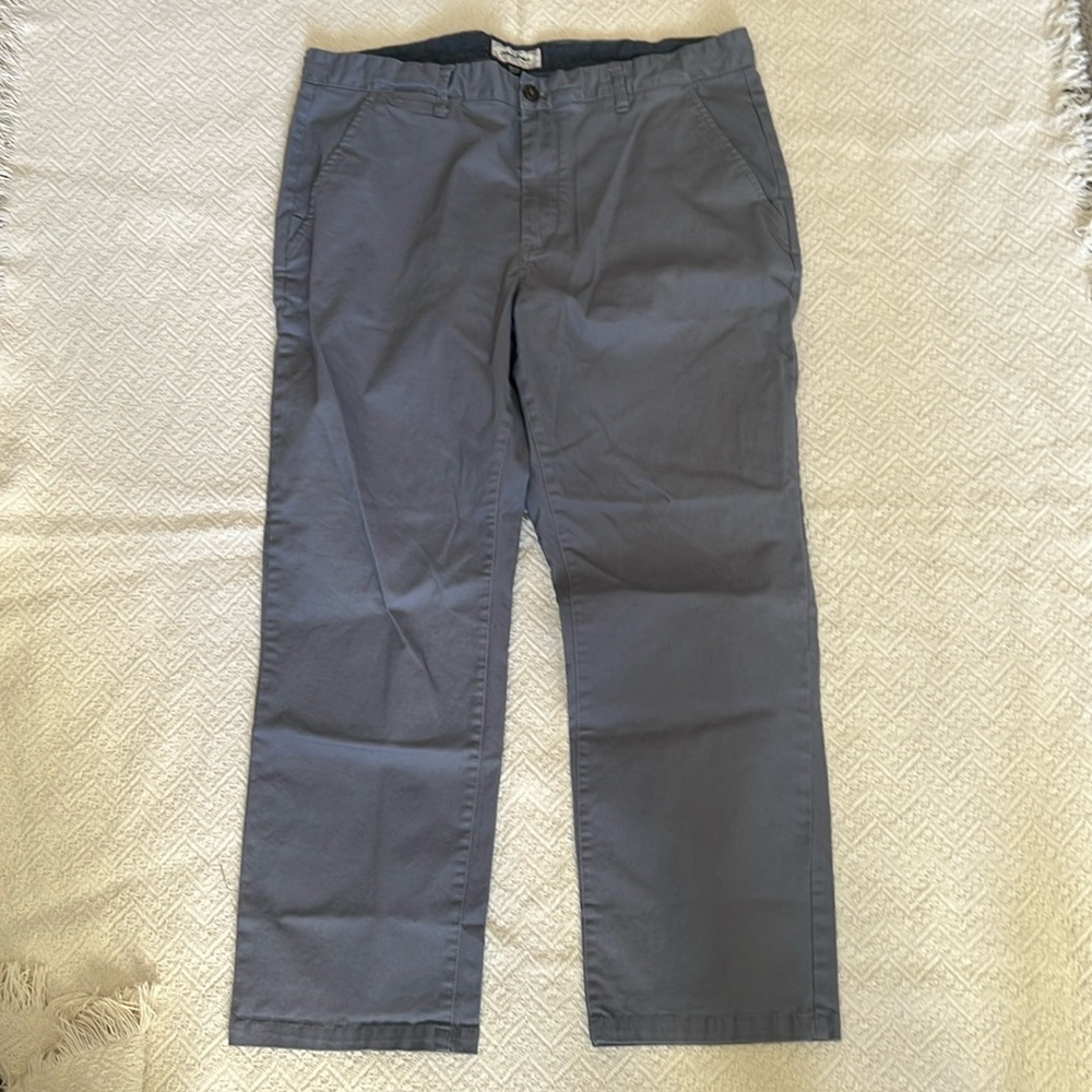 Men’s grey casual pants
38x30